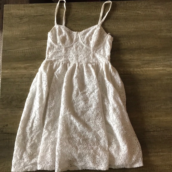 Dresses & Skirts - NEW white lace sundress!